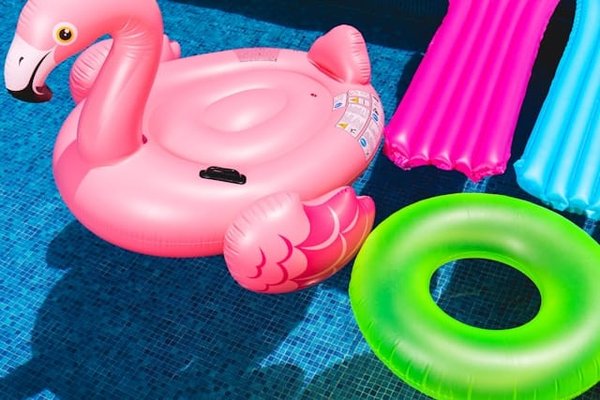 Comment transformer une ancienne piscine en mini parc aquatique pour enfants?