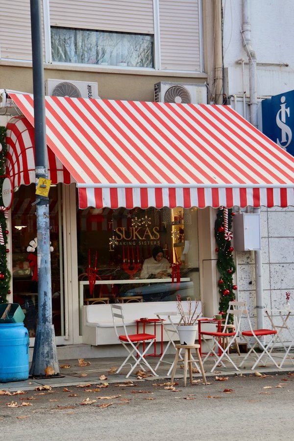Choisir la toile de store banne idéale pour votre extérieur